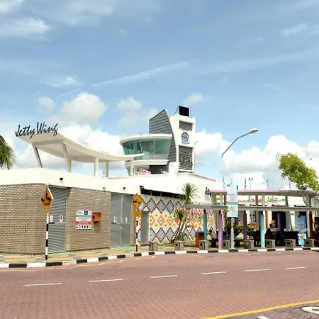 Brezza Hotel Lumut-3